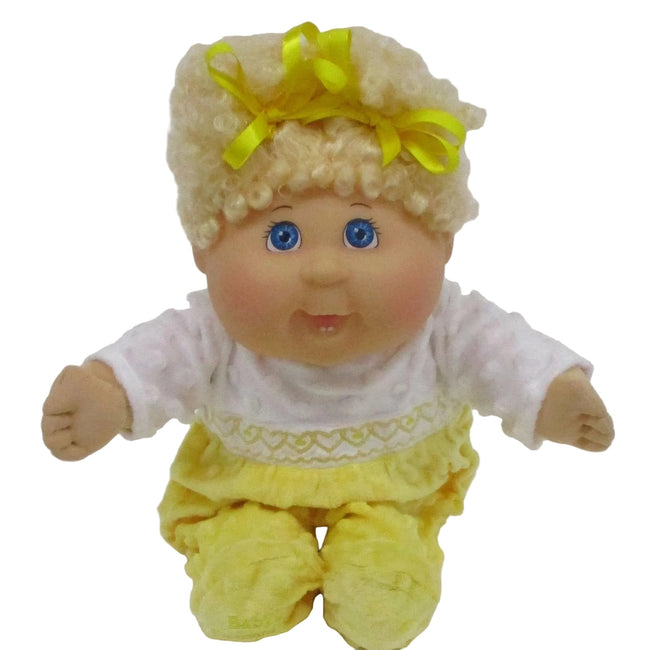 A2 OAA46-23-4 White/Yellow Minky Hearts Sleeper